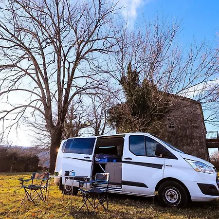 אתר קמפינג Agapeescape Campervan Montenegro פודגוריצה