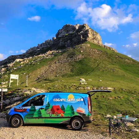 Agapeescape Campervan Montenegro פודגוריצה