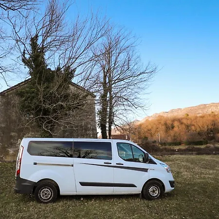 Agapeescape Campervan Montenegro بودغوريتْسا