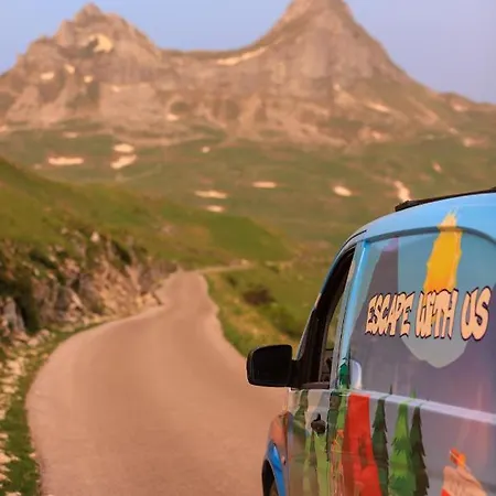 Agapeescape Campervan Montenegro مكان تخييم بودغوريتْسا